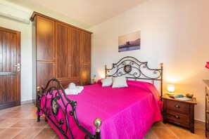 3 bedrooms, bed sheets