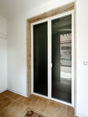 Interior - Artist [waterfront center] (GALLIPOLI)