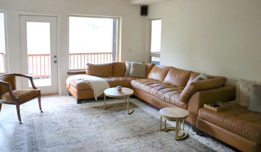 智能电视、壁炉、桌上足球、立体声音响