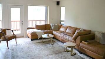 Smart TV, fireplace, table football, stereo