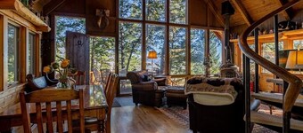 Elk Road Cabin- Magnificent Mountain Views!