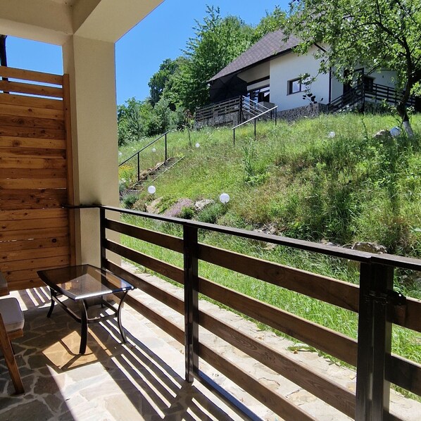 Superior Room, 1 King Bed, Mobility Accessible, Garden View | Terrace/patio - Provence Suceava  (Suceava)