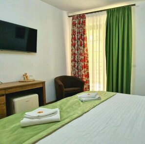 Superior Room, 1 King Bed, Mobility Accessible, Garden View | 1 bedroom, in-room safe, desk, laptop workspace - Provence Suceava (Suceava)