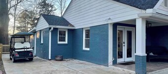 The Blue Bungalow- sleeps 7