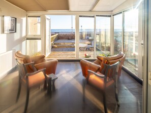 Interior - Sunset beach house, right on the seafront (Seaford)