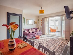 Books - Sunset beach house, right on the seafront (Seaford)