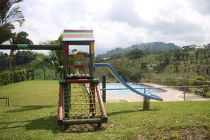 Utomhuspool