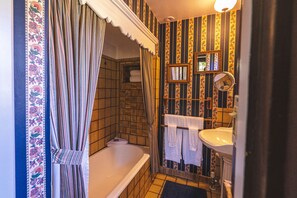 The Library | Bathroom