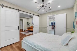 4 habitaciones, escritorio, tabla de planchar con plancha y wifi gratis 