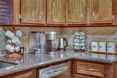 Southern livings 4Brs home near shopping,dining, golf, park,  Houston Downtown.