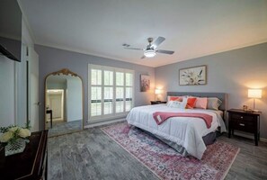 4 camere, una scrivania, Wi-Fi gratuito, lenzuola