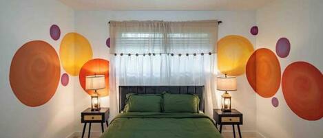 4 bedrooms, desk, iron/ironing board, free WiFi