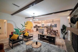 Interior - Modern Chic Living 4BRs Home - Prime Location (Houston)