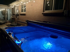 Tina de hidromasaje al aire libre