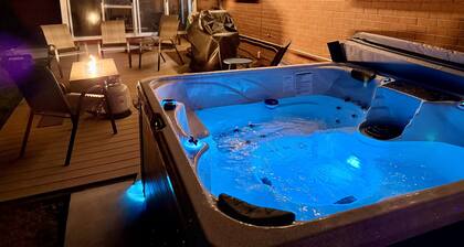 Spectacular Mountain Views - Hot Tub & Fire Pit
