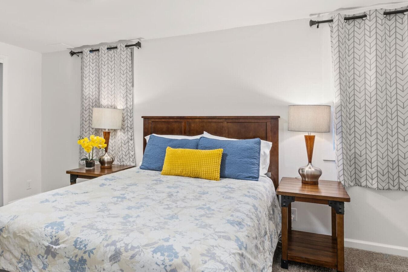 4 Schlafzimmer, Schreibtisch, Bügeleisen/Bügelbrett, Reisekinderbett