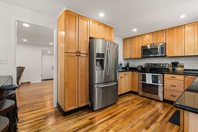 Spectacular Mountain View in Centennial - minutes from shopping and restaurants!