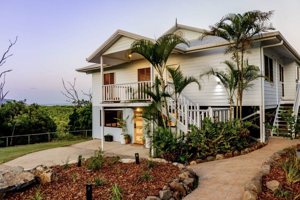 The Grove Guest House