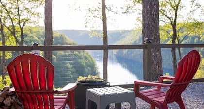 Lake View Country Cabin at Bear Bluff Retreat