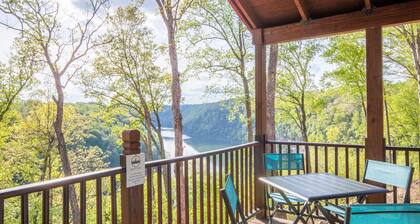 Lake View Country Cabin at Bear Bluff Retreat