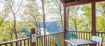 Lake View Country Cabin at Bear Bluff Retreat