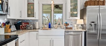 Lakefront with 2-Tier Dock & Jet Ski Dock, Boat Lift, Pool Table, Kayaks, Tubes