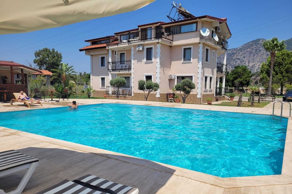 Oasis Apart Hotel