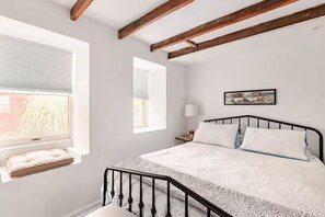 3 室のベッドルーム、アイロン / アイロン台、旅行用ベビーベッド、WiFi (無料)