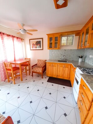 Kühlschrank, Mikrowelle