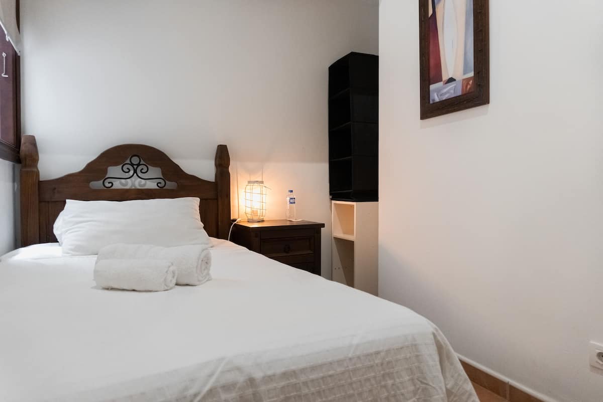 Habitació individual estàndard | Planxa i posts de planxar, un bressol de viatge i wifi gratuïta
