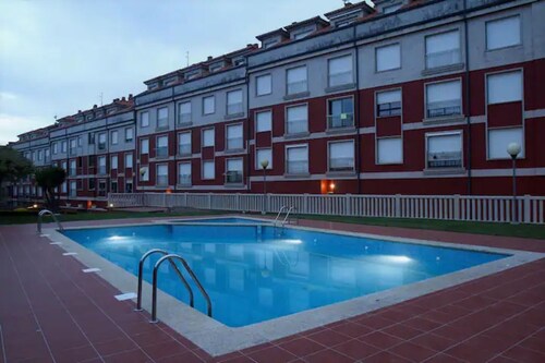 Disconnectaengalicia La Perla Premium, swimming pool and parking