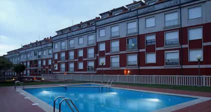 Disconnectaengalicia La Perla Premium, swimming pool and parking