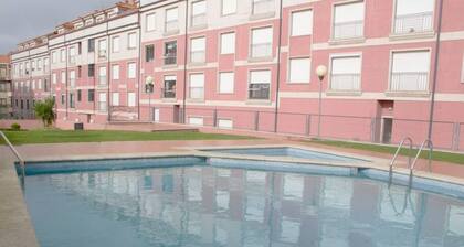 Disconnectaengalicia La Perla Premium, swimming pool and parking