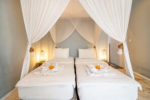 3 bedrooms, in-room safe, iron/ironing board, free WiFi