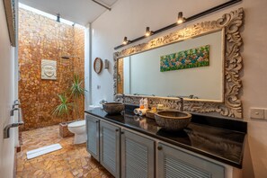 Douche, serviettes fournies