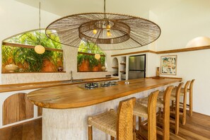 Geladeira, fogão, cooktop, torradeira