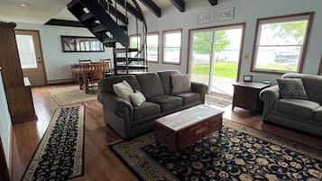 Téléviseur connecté, lecteur de DVD, sélection de films