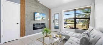 Cozy Home-Centrally located-pet friendly 10min from airport & 2min from FGCU