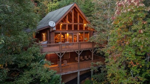 Log Cabin - Views of Nantahala National Forest - Hot Tub -Fire Pit-Pet Friendly