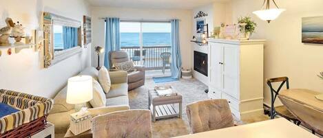 Televisión, chimenea, reproductor de DVD y tenis de mesa