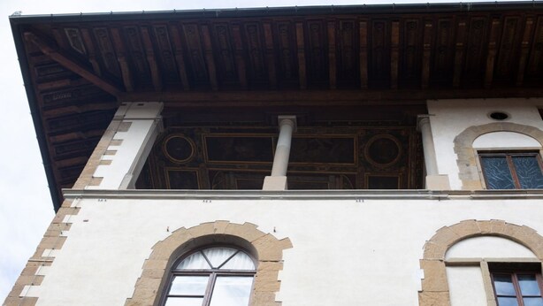 A building with a white facade, arched windows, and a wooden ceiling. - Palazzo Vecchio Place by Mmega (Firenze)
