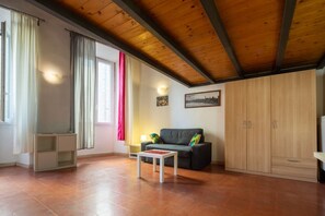 Living area - Palazzo Vecchio Place by Mmega (Firenze)