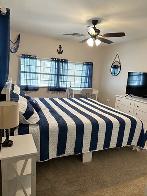 3 bedrooms, desk, iron/ironing board, travel crib