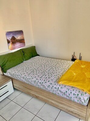 2 عدّة غرف ن�وم وواي فاي وملاءات أسرّة