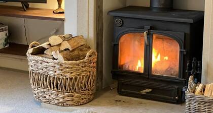 House - Sleeps 10, Pet friendly & Parking