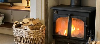 House - Sleeps 10, Pet friendly & Parking