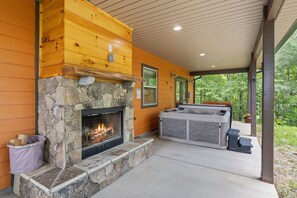 Terrace/patio - Stunning Views, Superb Atmosphere, Modern Amenities, In the Middle of Nature (Bryson City)