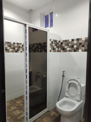 Bathroom - PHILDOTCOM ROYAL VILLA (Bacolor)
