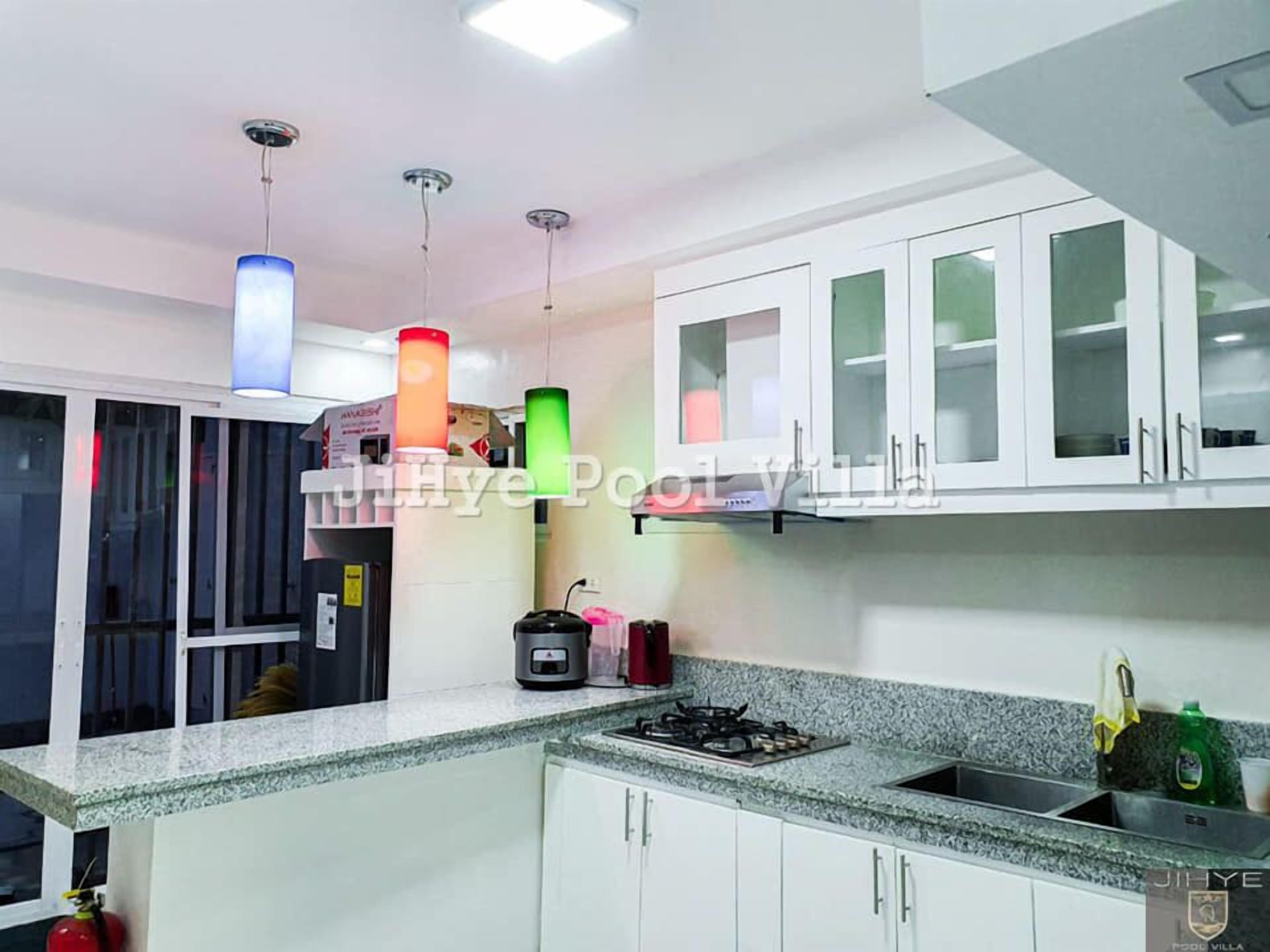 別墅 | 私人廚房 | 咖啡機/沖茶器、電熱水壺、紙巾、餐桌