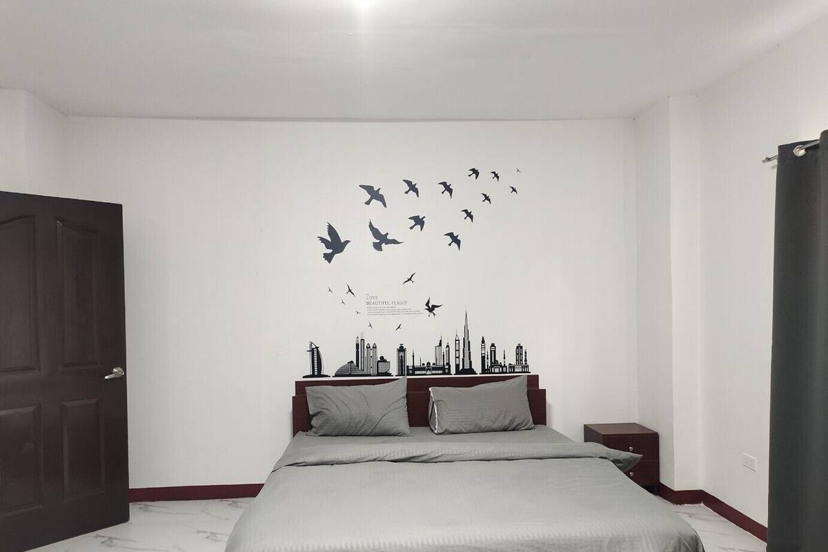 Classic Villa | Premium bedding, in-room safe, desk, iron/ironing board
